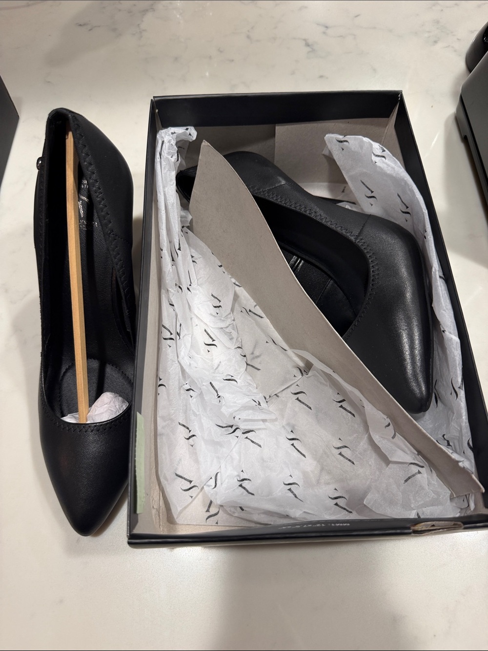 Simply Vera Vera Wang Black Pointed-Toe Pumps